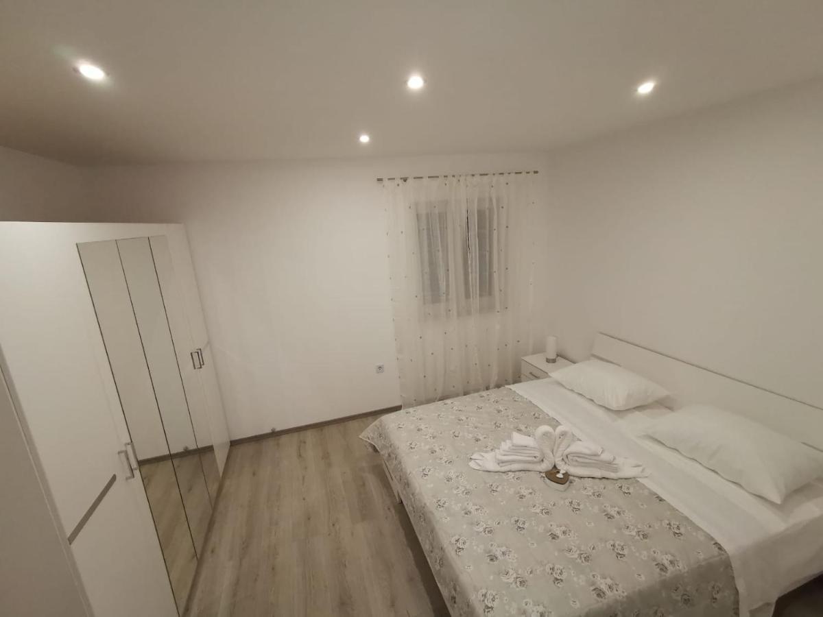 Apartmani Pina 2 Kaštela Exterior foto